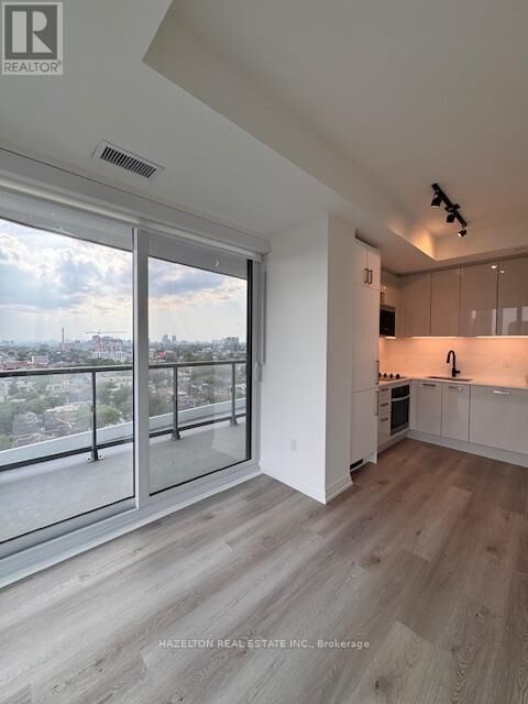 Property Photo:  280 Dundas Street West 1510  ON M5V 1G2 