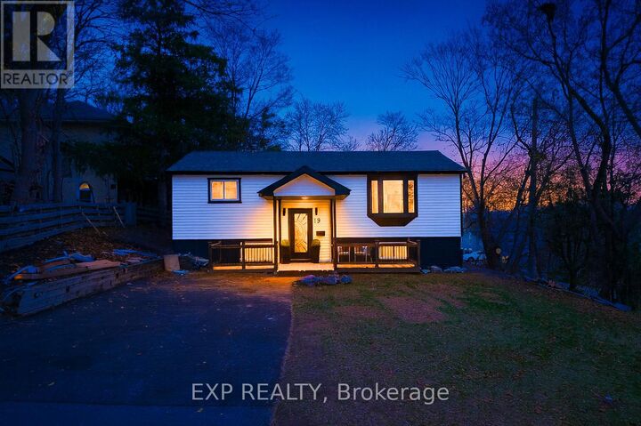 Property Photo:  19 Broad Street  ON N3R 7E1 