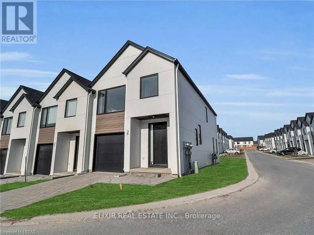 Property Photo: 1965 Upperpoint Gate 39 ON N6K 0L2