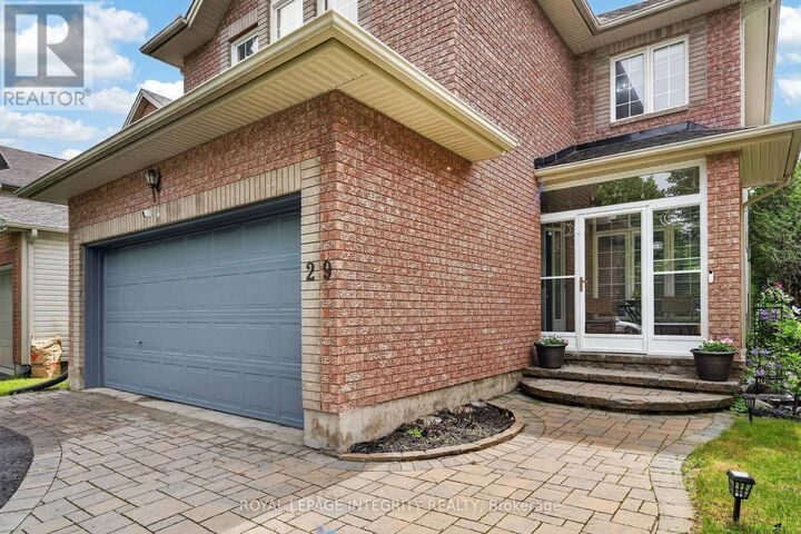 Property Photo: 29 Nortoba Crescent ON K2T 1G9