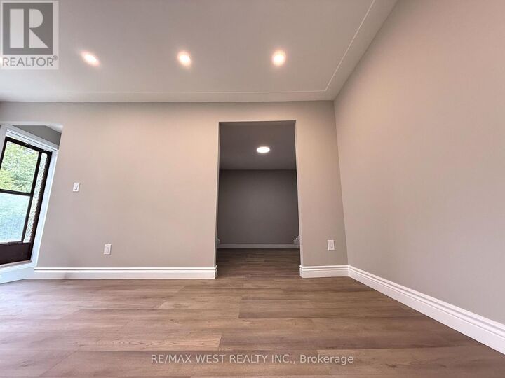 Property Photo: 19 Brenda Court 1 ON N3R 2L8