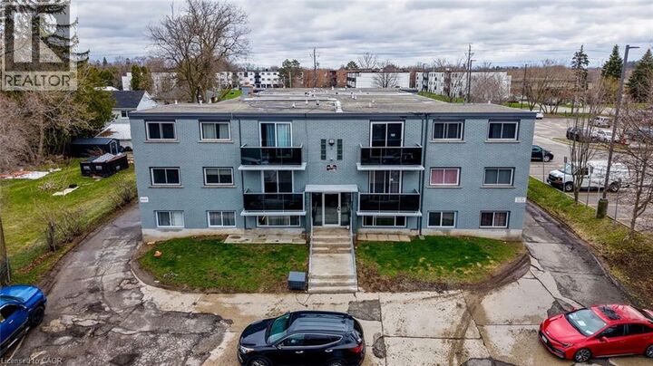 Property Photo:  82 Elgin Street South 3  ON N1R 5G5 