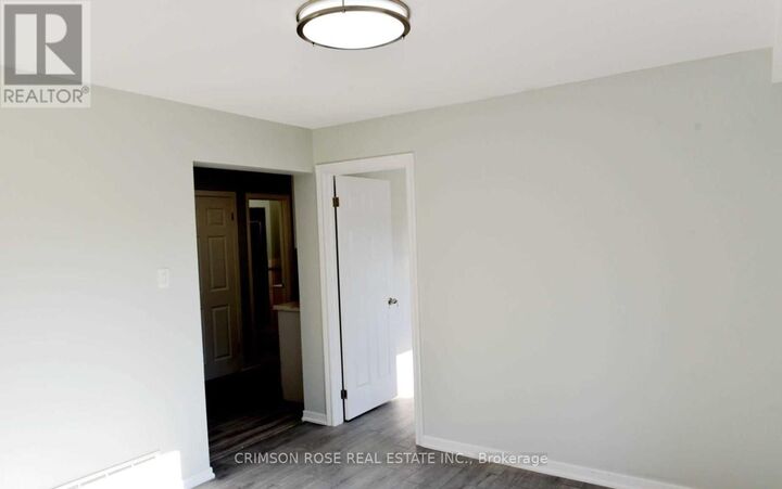 Property Photo:  481 Fergo Avenue Main Floor  ON L5B 2J2 