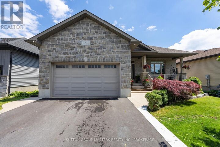 Property Photo: 16 Admirals Court ON K0H 1G0