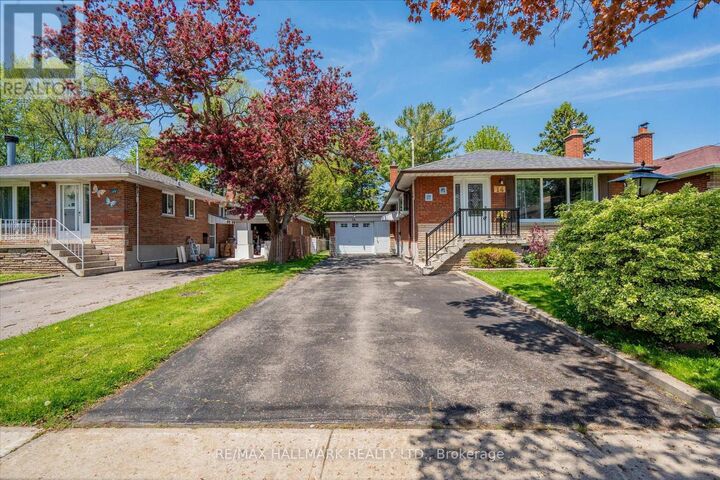 Property Photo: 14 Fintona Avenue ON M1E 1V3