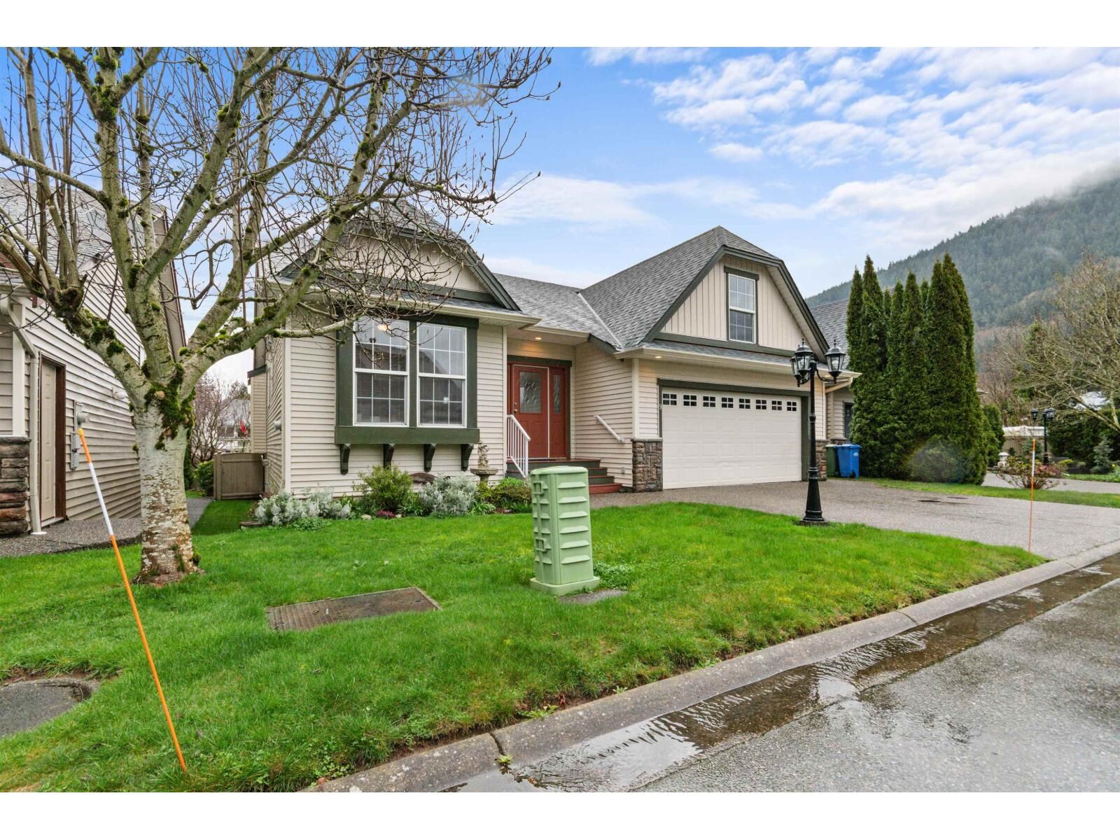 Property Photo:  349 Walnut Avenue 9  BC V0M 1K0 