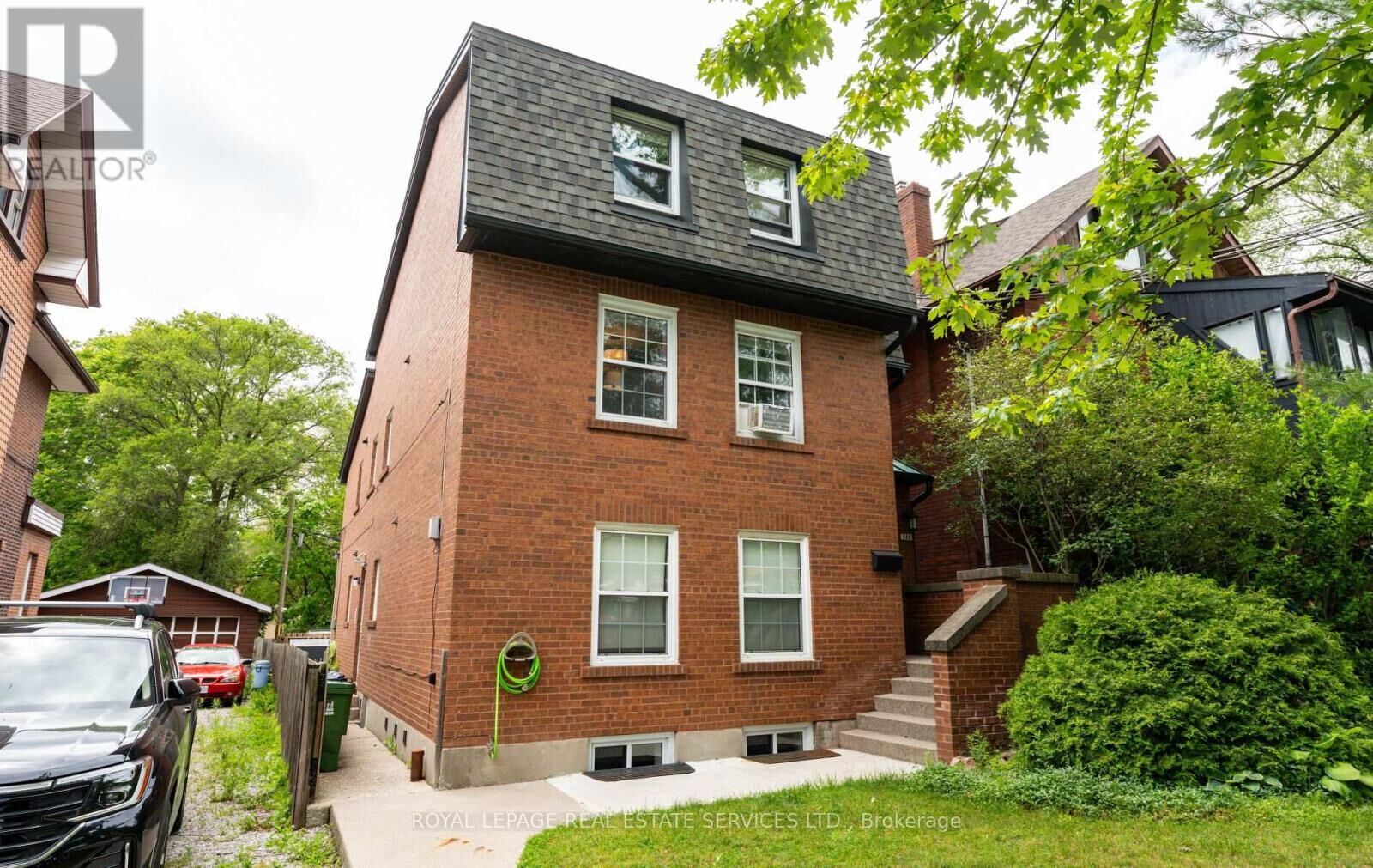 Property Photo:  580 Indian Road 2nd Floor  ON M6P 2C2 