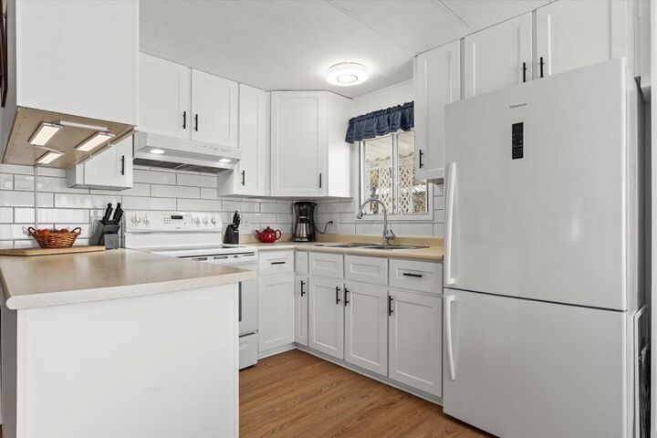 Property Photo: 3031 200 Street 136 BC V2Z 1N5