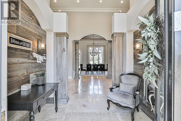 Property Photo: 16 Lake Woods Drive ON L4A 1P9