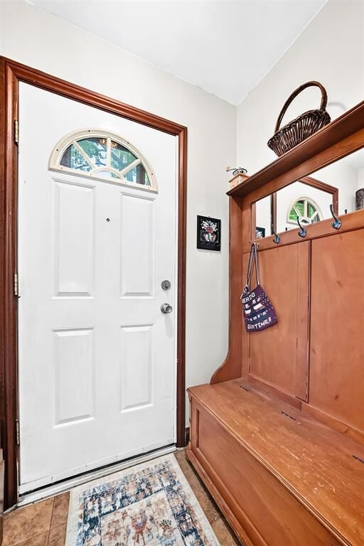 Property Photo: 328 Enniskillen Avenue MB R2V 0H9
