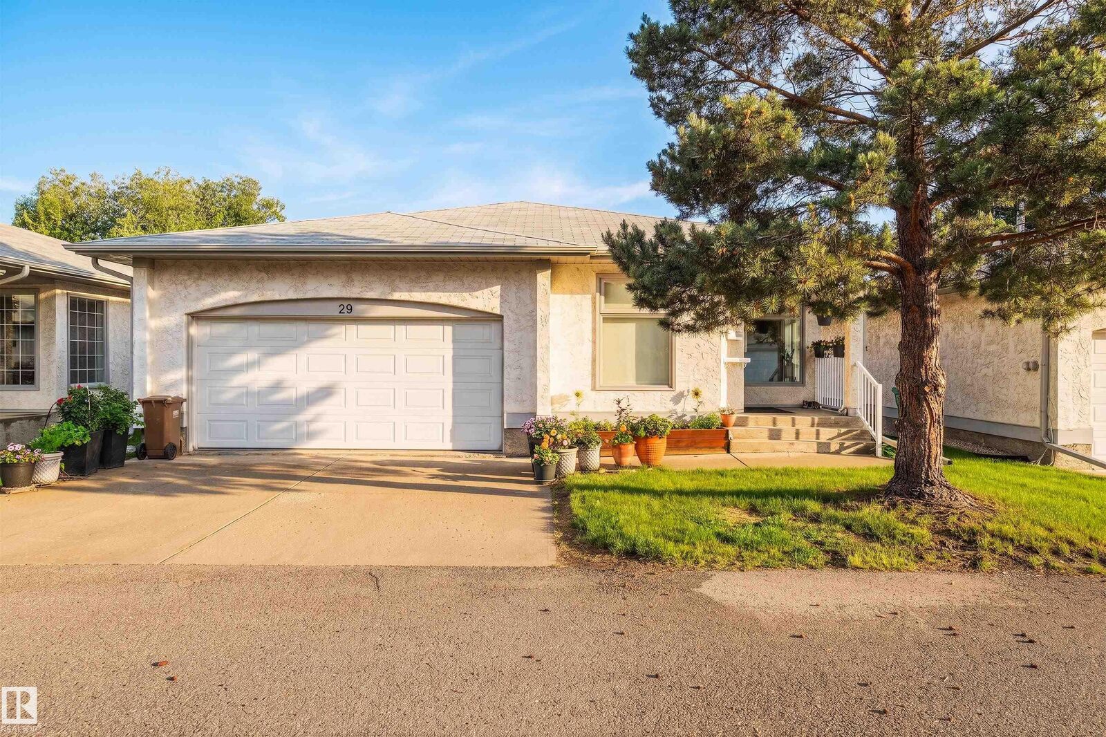 Property Photo: 9129 Garden Road AB T8N 5N3