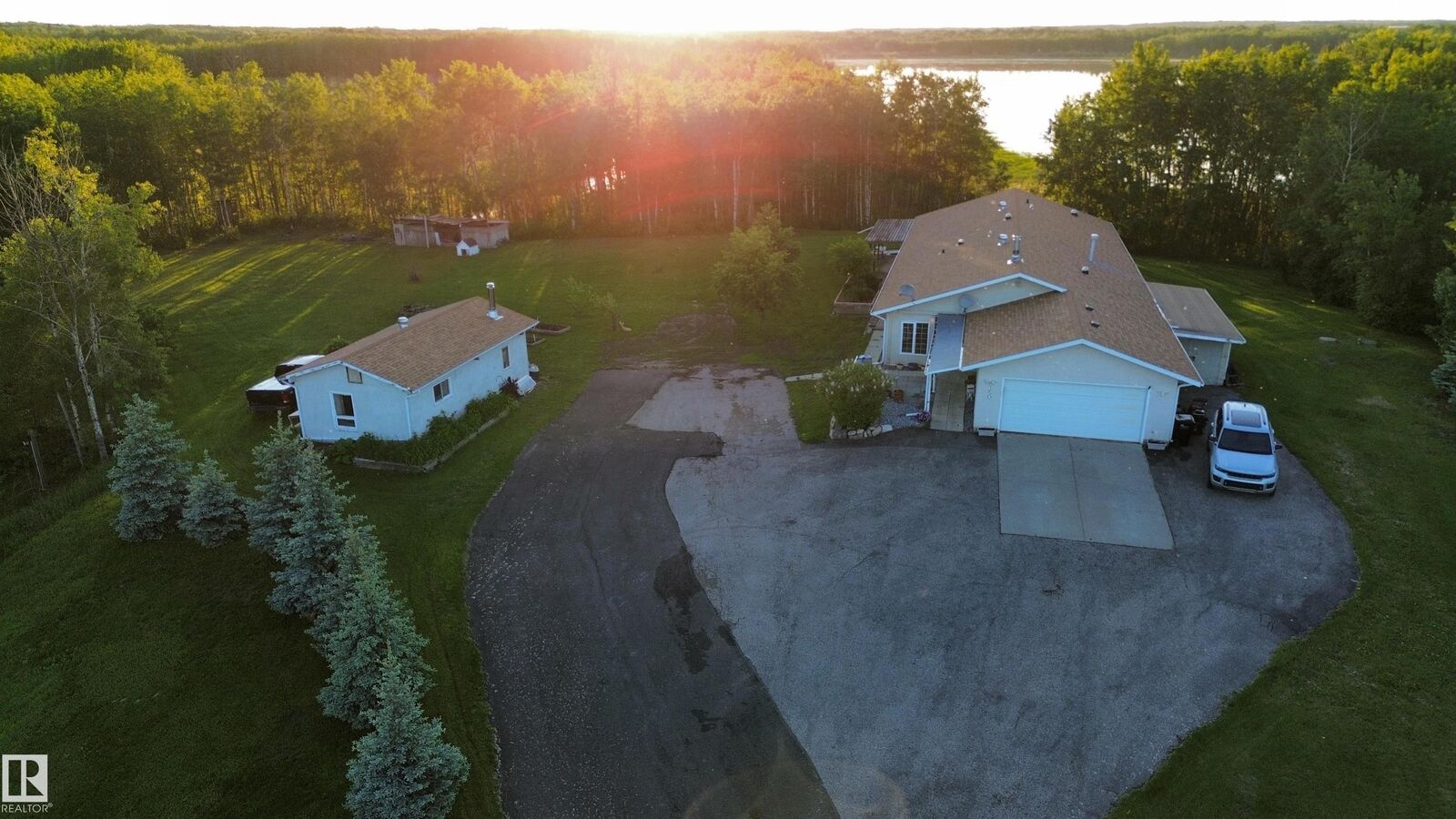 Property Photo: 52343 Rge Road 211 350 AB T8G 1A6