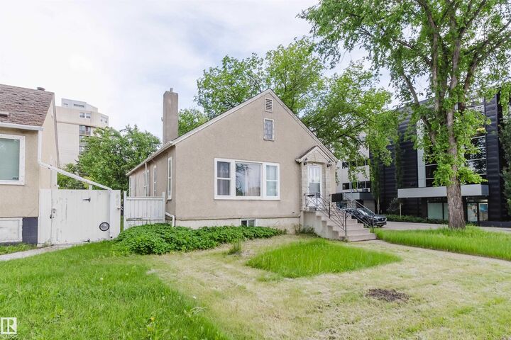 Property Photo:  7703 109 Street NW  AB T6G 1C4 