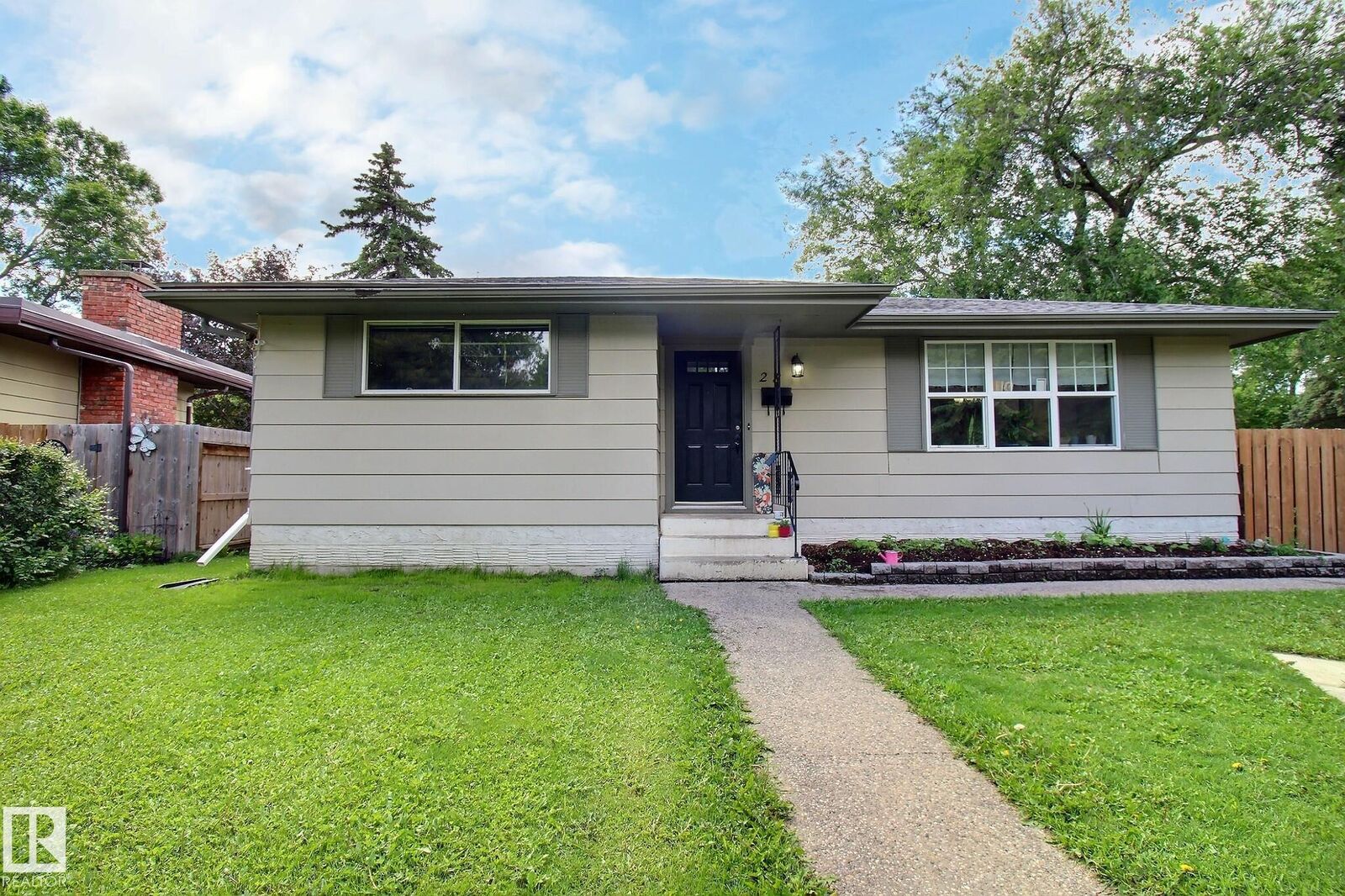 Property Photo: 28 Greenwood Way AB T8A 0J5