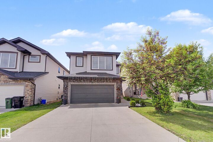 Photo de la propriété:  1944 68 Street SW  AB T6X 0M2 