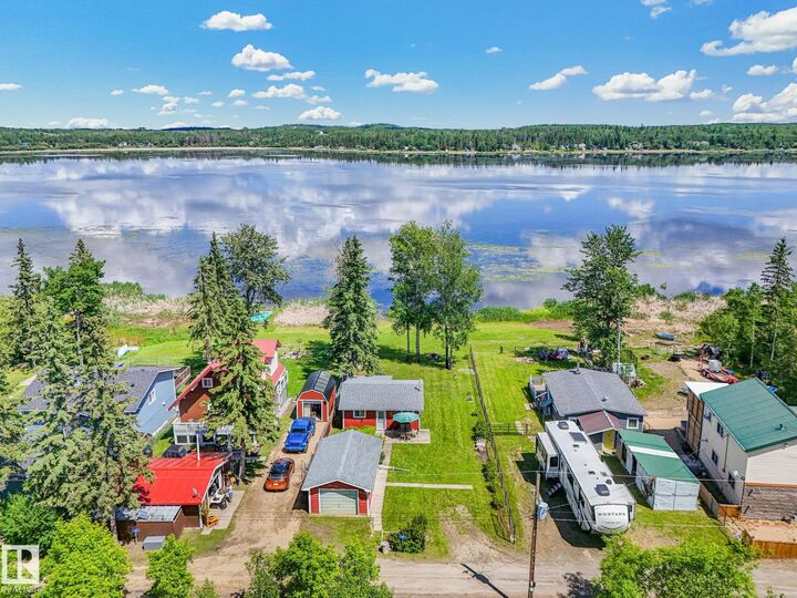 Property Photo: 604 Blue Heron Drive AB T0E 1V0