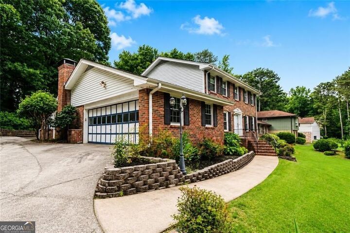 Property Photo: 1683 Oak Ridge Circle SW GA 30087