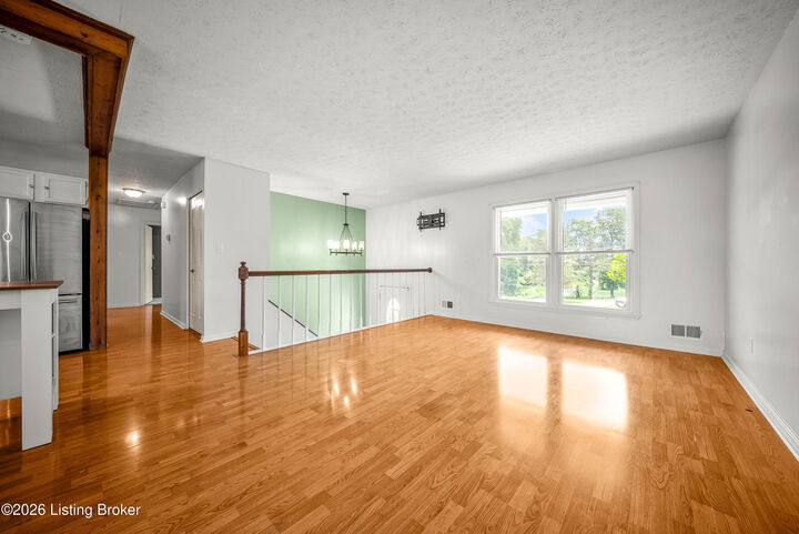 Property Photo:  1900 Fairgrounds Rd  KY 40108 