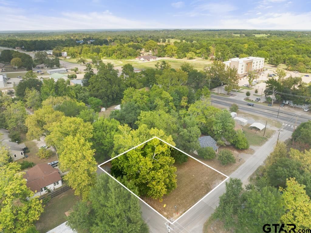 Property Photo: 111 Mallory TX 75771