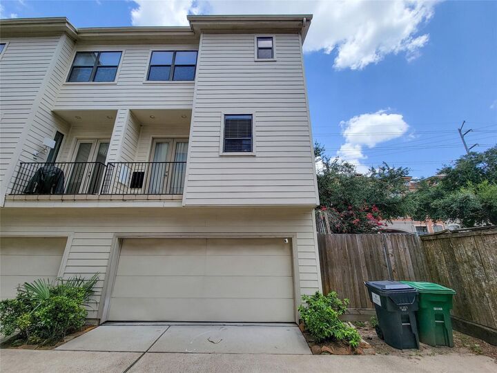Property Photo: 403 Jackson Hill Street TX 77007