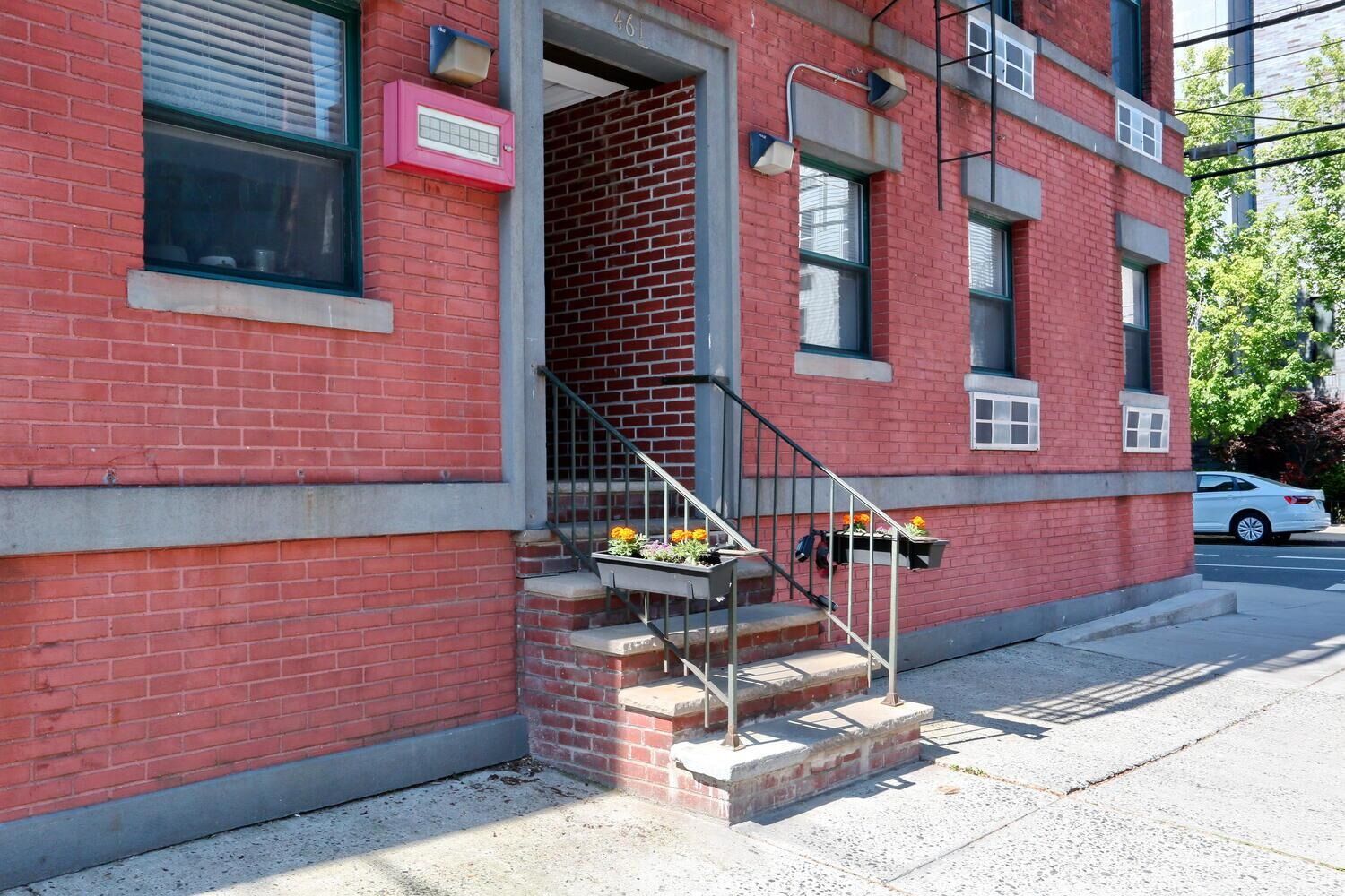 Property Photo:  461 4th St 1W  NJ 07030 