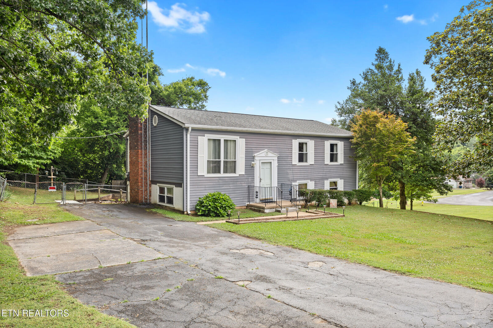 Property Photo:  5301 Fontaine Rd  TN 37920 