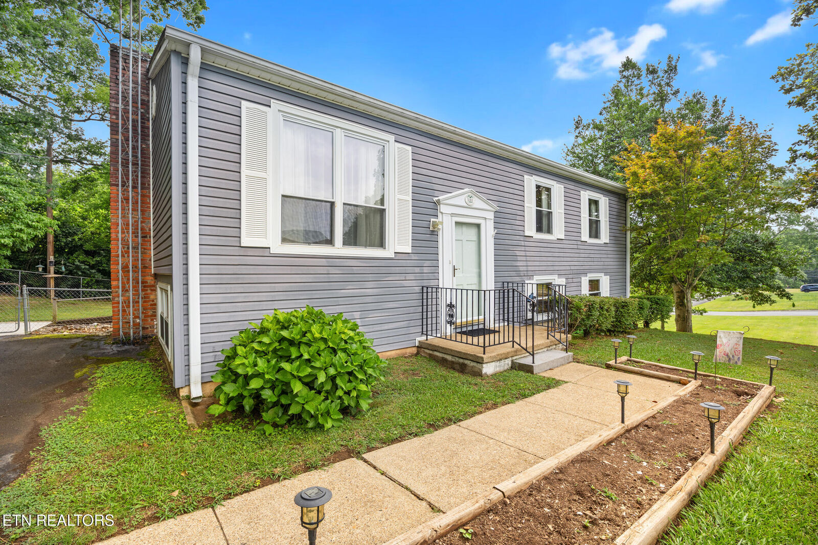 Property Photo: 5301 Fontaine Rd TN 37920