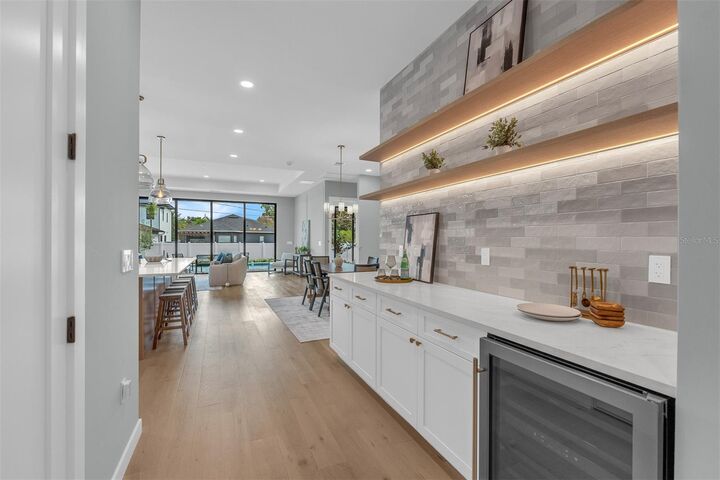 Property Photo:  9 E Steele Street  FL 32804 
