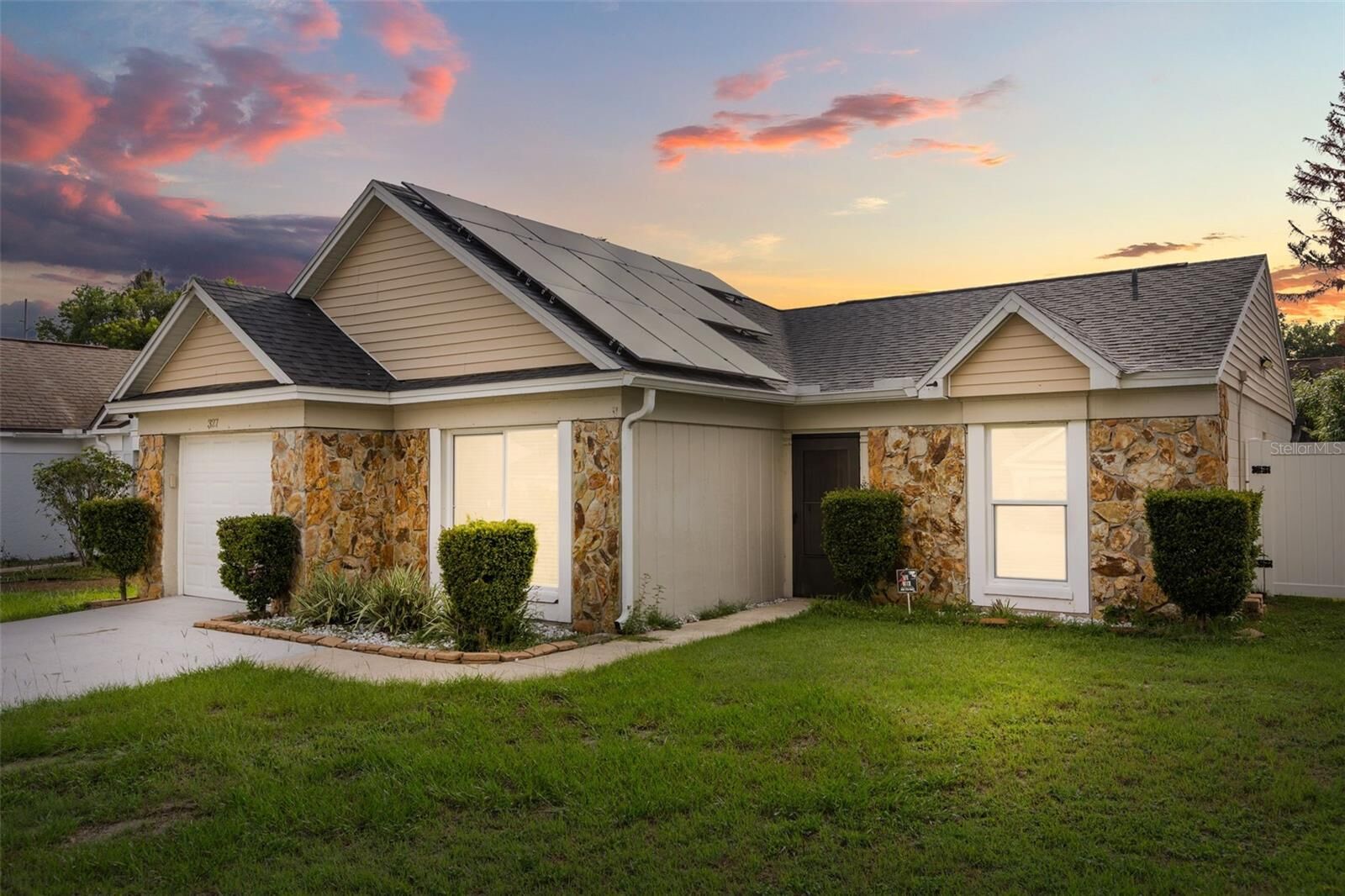 Property Photo: 327 N Cervidae Drive FL 32703