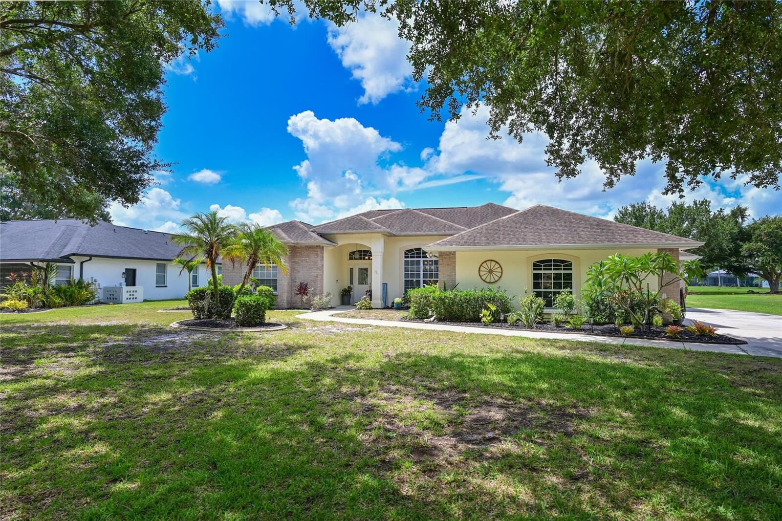 Property Photo: 14722 1st Avenue E FL 34212