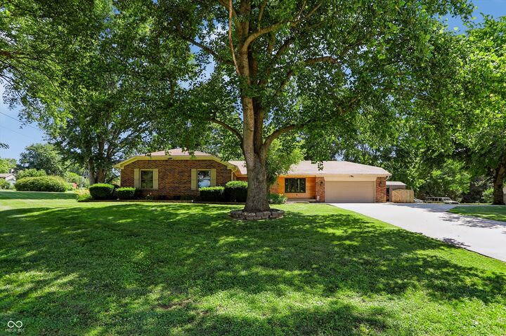 Property Photo:  2577 Horizon Boulevard  IN 46143 