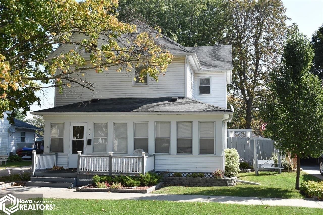 Property Photo: 712 Main Street IA 50126