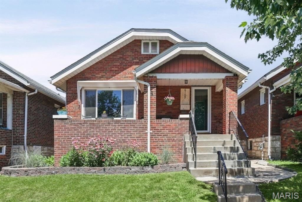 Property Photo:  6109 Newport Avenue  MO 63116 