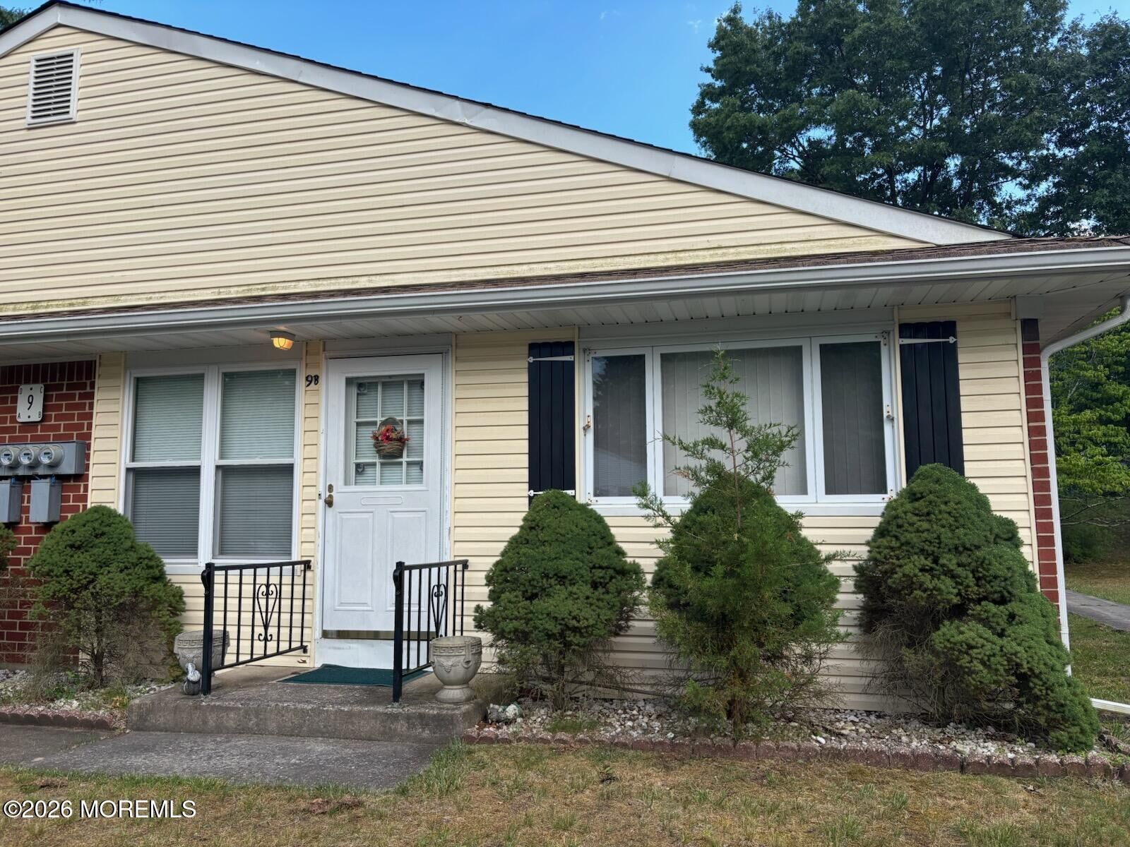 Property Photo:  9 Wintergreen Lane  NJ 08759 