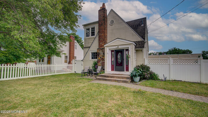 Property Photo:  6 Anchor Boulevard  NJ 08857 