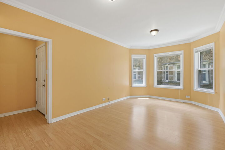 Property Photo: 1624 W Farwell Avenue 1D IL 60626