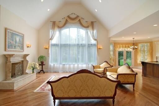 Property Photo: 1801 Chapel Court IL 60062