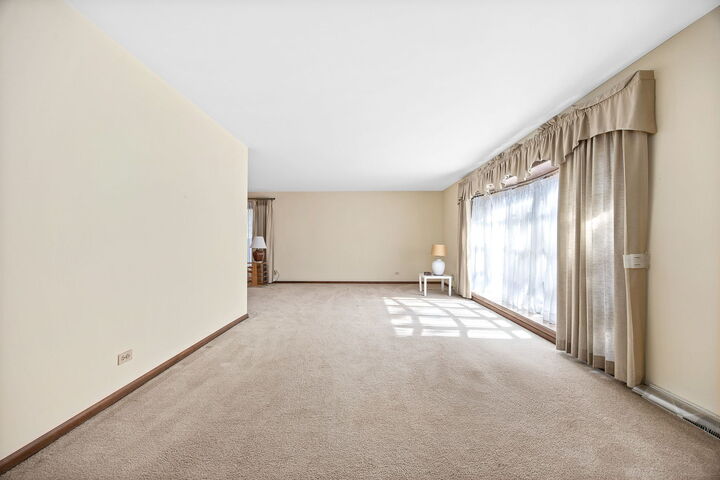 Property Photo:  1419 Brush Hill Circle  IL 60540 