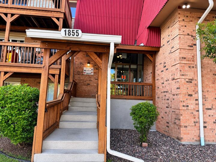 Property Photo: 1855 Tall Oaks Drive 1305 IL 60505