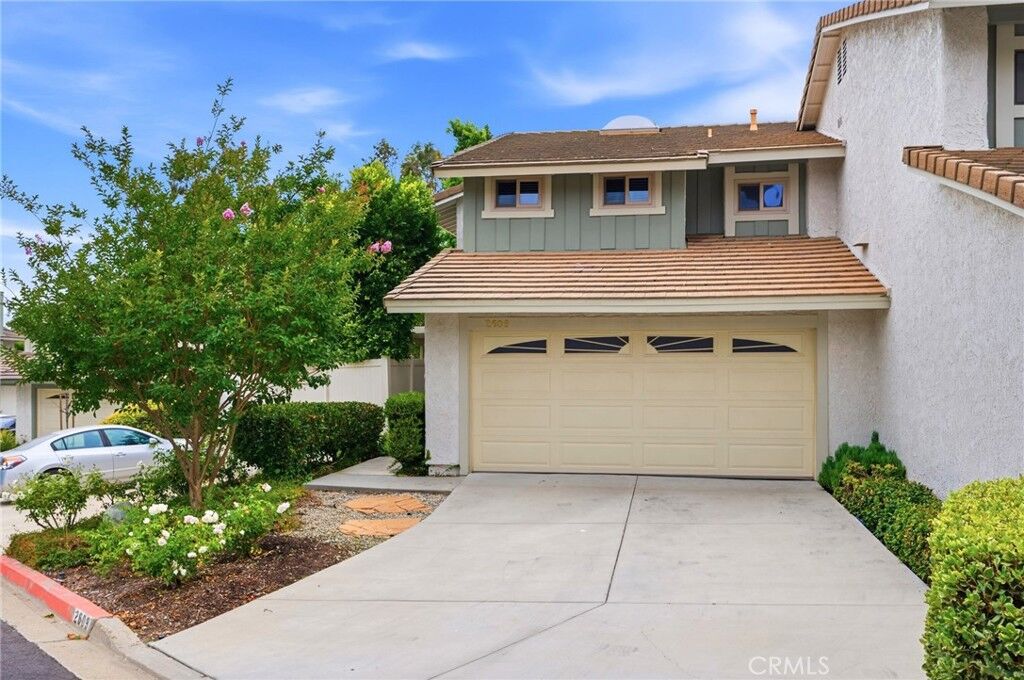 Property Photo: 2609 Calle Elegante CA 91360
