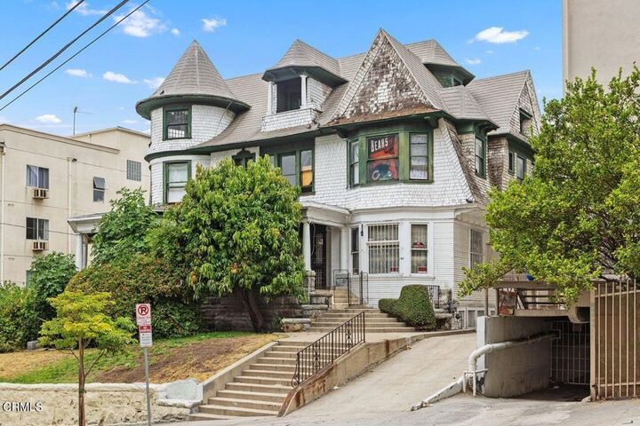 Property Photo:  767 Garland Avenue  CA 90017 