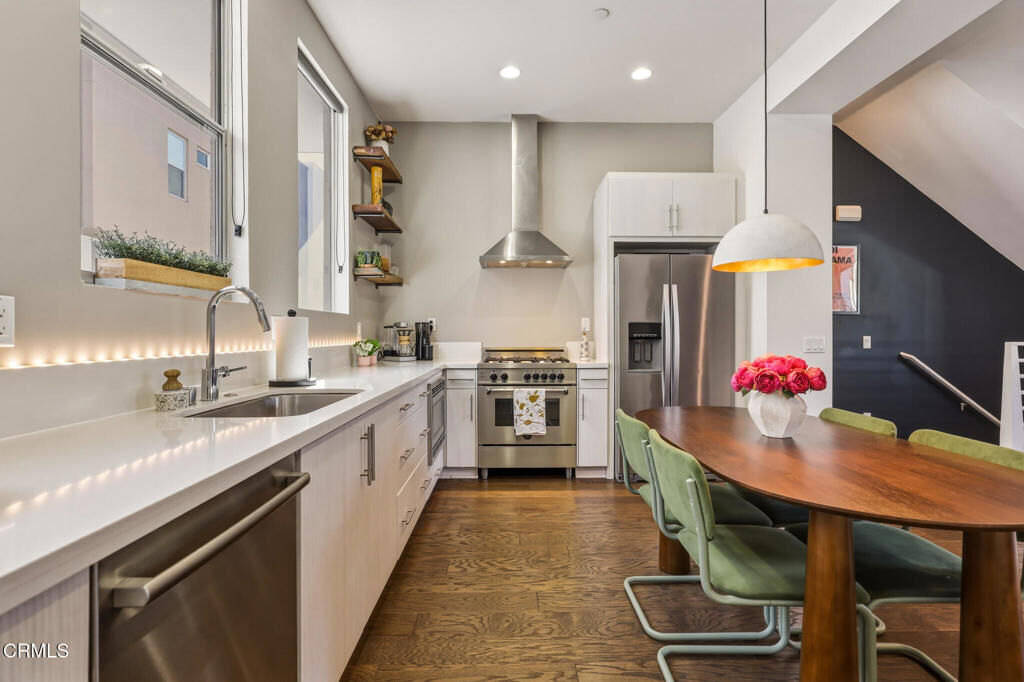 Property Photo: 2203 Selig Drive CA 90026
