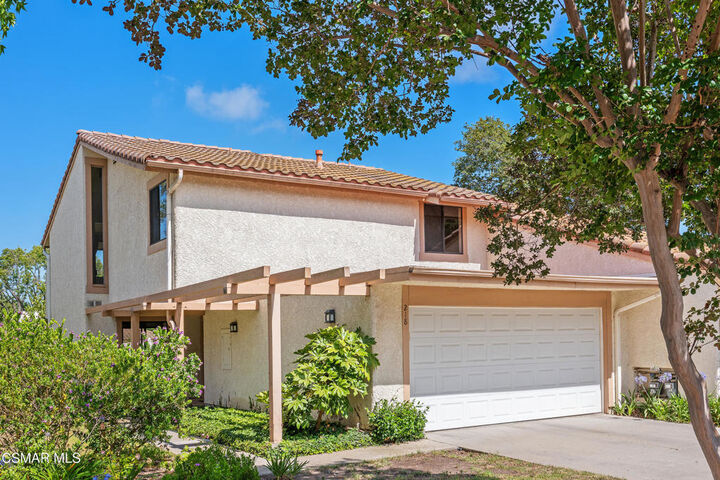 Property Photo:  218 Mariposa Drive  CA 91320 