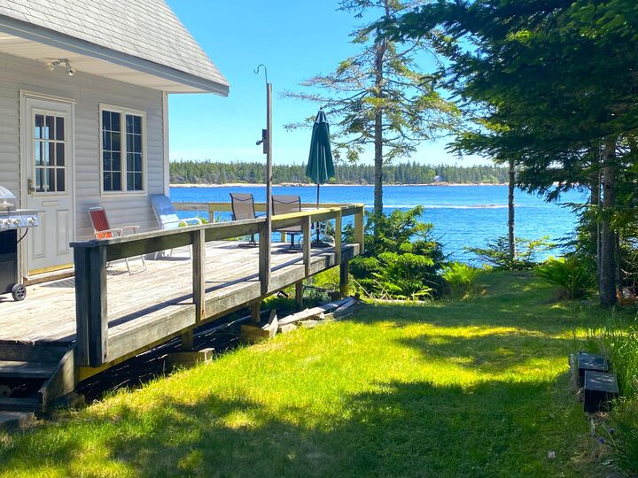 Property Photo:  183 Lighthouse Point Road  ME 04669 