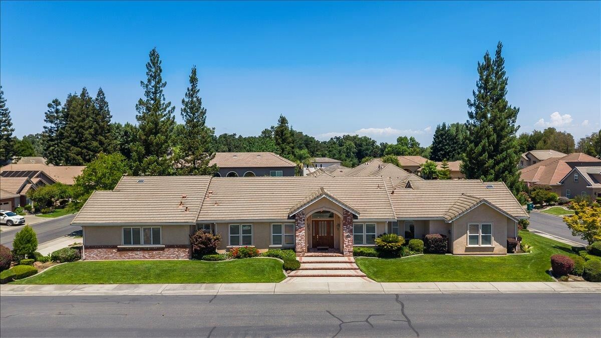 Property Photo:  35 River Pointe Circle  CA 95240 