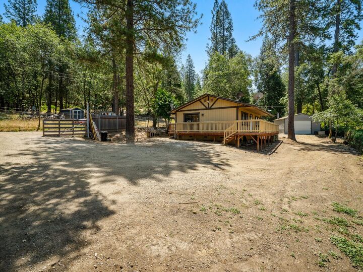 Property Photo: 4872 Squaw Hallow Ct CA 95667
