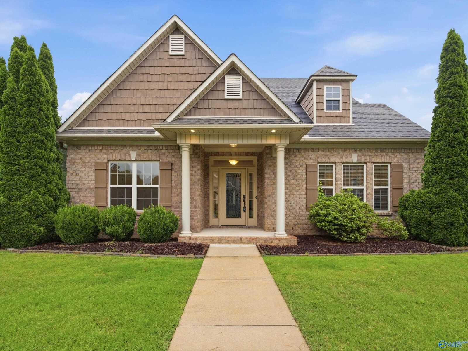 Property Photo:  201 Grove Village Way  AL 35758 