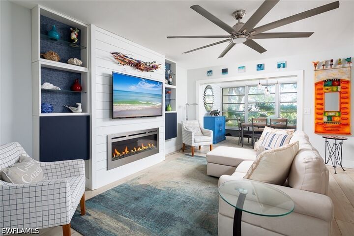 Property Photo: 4171 Lakewood Boulevard E-25 FL 34112