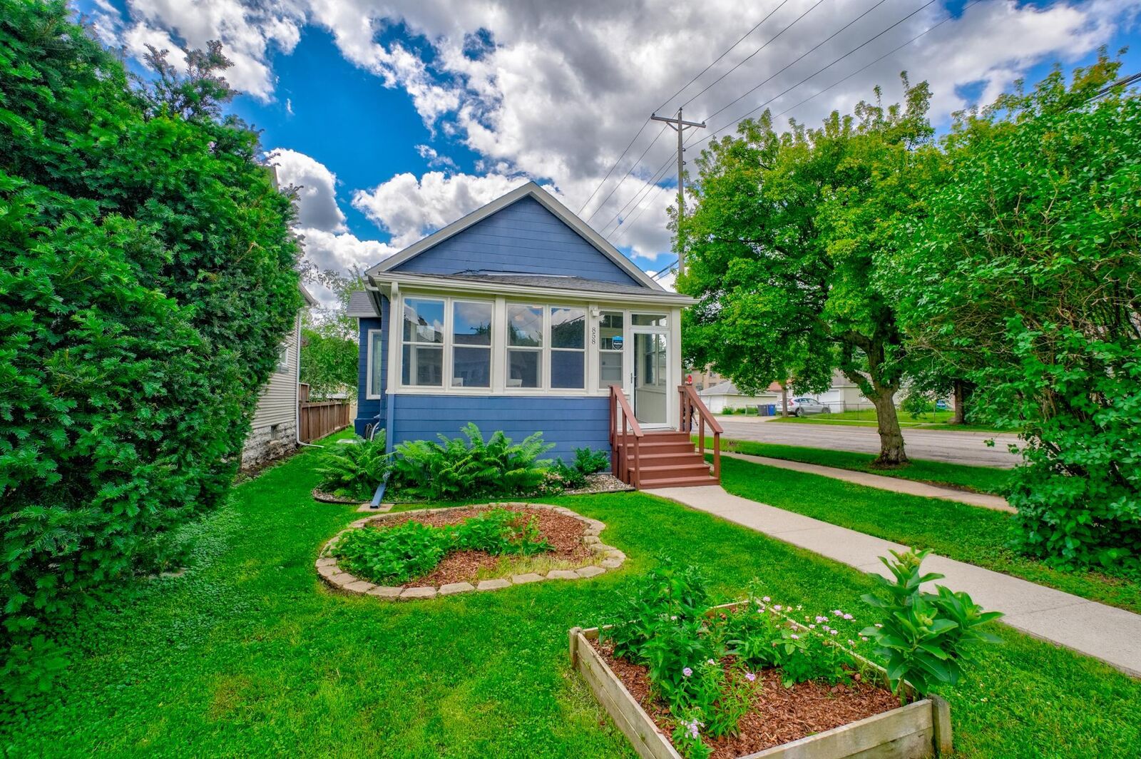 Property Photo: 858 Watson Avenue MN 55102