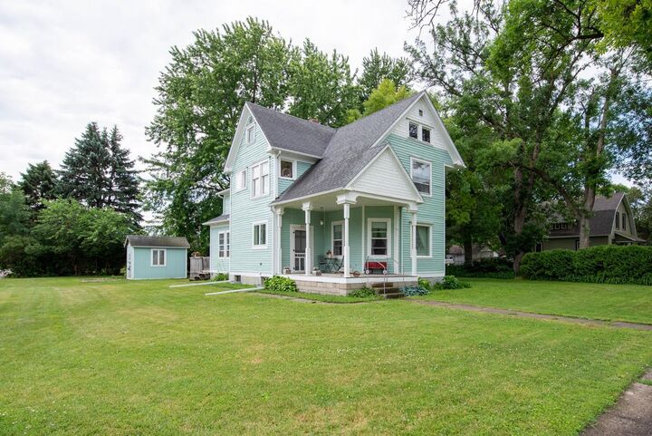 Property Photo:  126 Minnesota Avenue E  MN 56068 